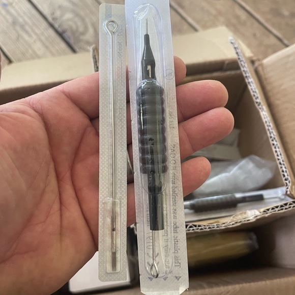 Tattoo gear basically all you need besides talent - Picture 2 of 15